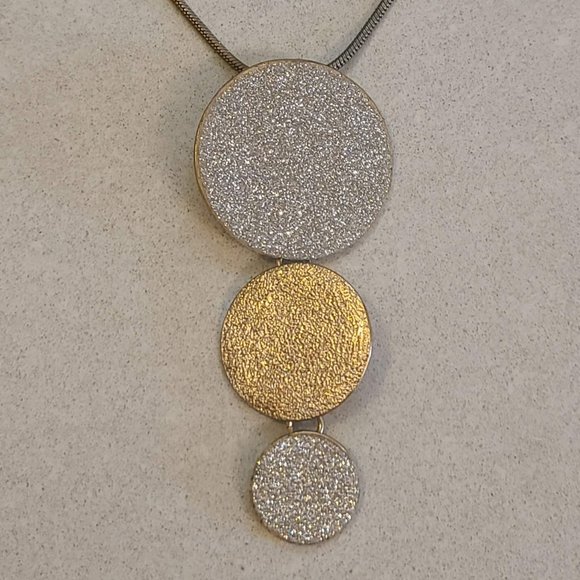 NWT Sparkly Silver & Gold Colored Necklace/ Earring Set. - Picture 10 of 14